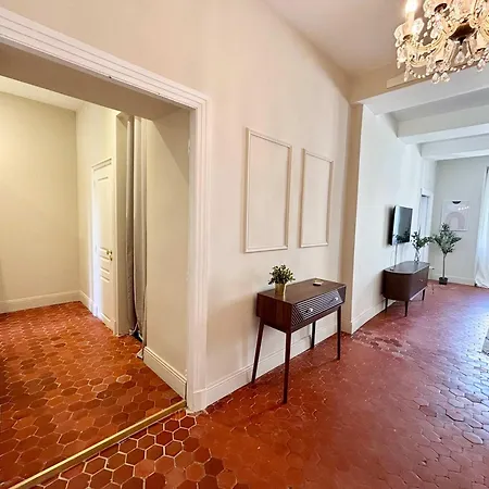 Casamea - T3, 150m Plage, Clim, Centre Historique Apartment *